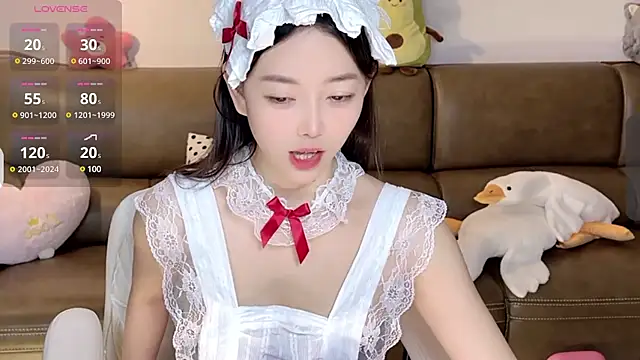 Yilin1999 online show from February 2025 04:14:02 PM