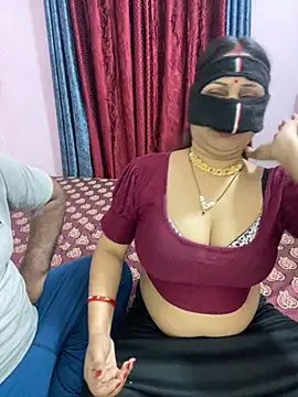 Snapshot of mickey_love chatting on February 2026 05:23:01 AM mickey love online show from February 2026 05:23:01 AM