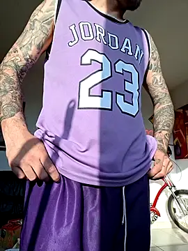 mileflav0r online show from April 2026 06:44:01 AM