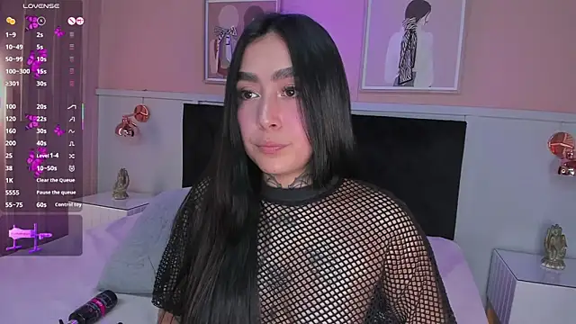 Snapshot of elodie_walker chatting on November 2025 01:22:01 PM elodie walker online show from November 2025 01:22:01 PM