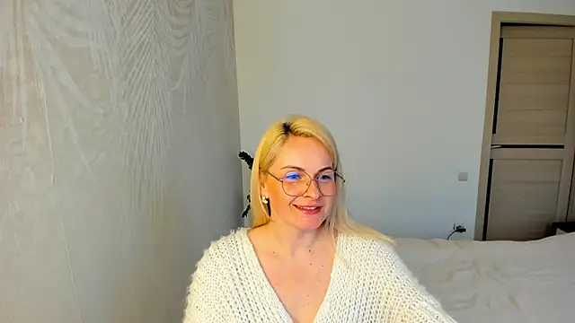 Alicee Gracee online show from April 2026 02:03:02 PM