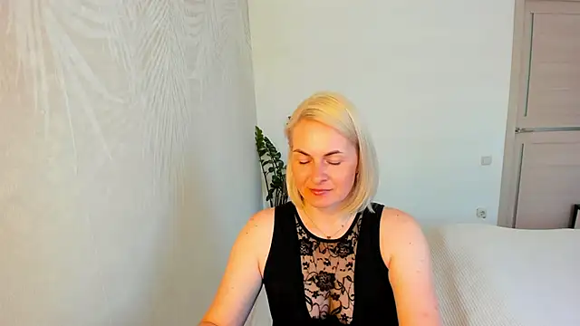 Alicee Gracee online show from May 2026 08:01:01 AM