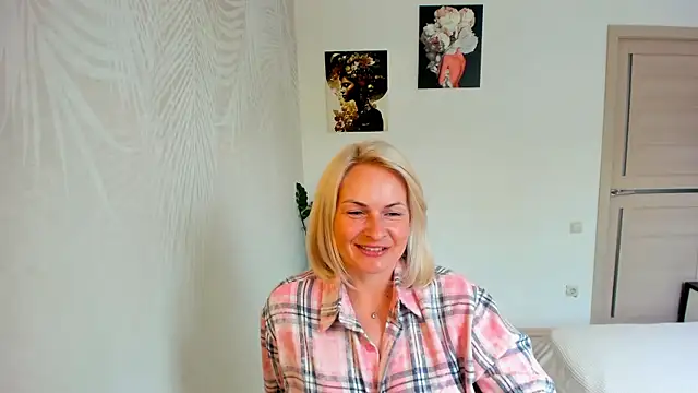 Snapshot of Alicee_Gracee chatting on July 2026 09:49:01 AM Alicee Gracee online show from July 2026 09:49:01 AM