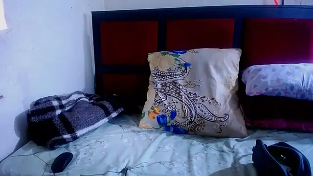 MaximTease24 online show from October 2025 01:21:01 PM