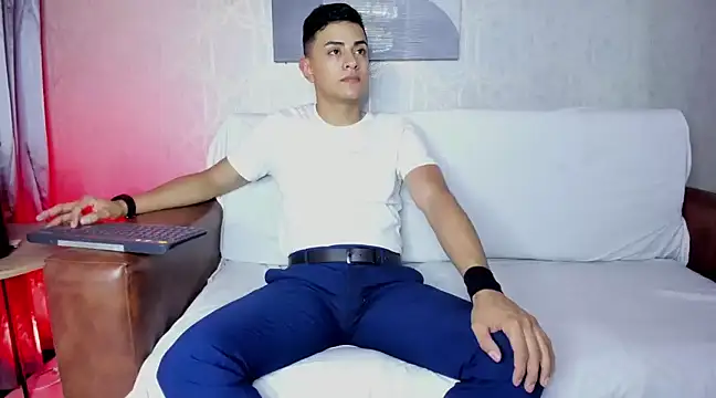 Lucii fer  online show from February 2025 11:25:01 AM