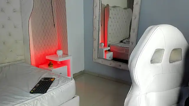 Lucii fer  online show from February 2026 11:25:02 AM