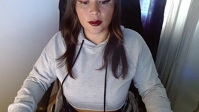 Snapshot of miss_evoleth2 chatting on June 2026 09:51:02 PM miss evoleth2 online show from June 2026 09:51:02 PM