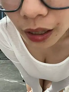 Snapshot of Bella0815 chatting on December 2024 06:47:01 AM Bella0815 online show from December 2024 06:47:01 AM