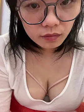 Snapshot of Bella0815 chatting on December 2024 02:04:01 AM Bella0815 online show from December 2024 02:04:01 AM