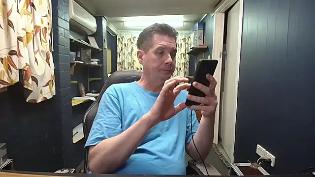 Snapshot of tilobinder chatting on December 2025 01:38:02 PM tilobinder online show from December 2025 01:38:02 PM