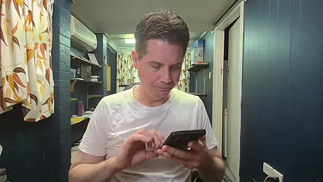 Snapshot of tilobinder chatting on December 2025 11:59:01 AM tilobinder online show from December 2025 11:59:01 AM