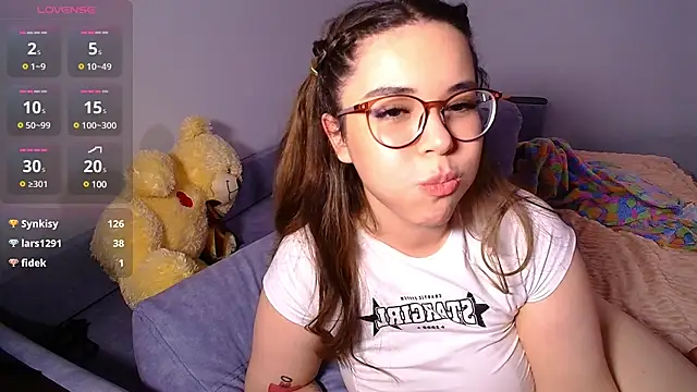 Snapshot of CutiePie3 chatting on January 2025 12:48:02 AM CutiePie3 online show from January 2025 12:48:02 AM