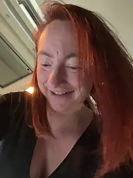 Snapshot of LouiseTswing chatting on December 2024 01:10:02 PM LouiseTswing online show from December 2024 01:10:02 PM