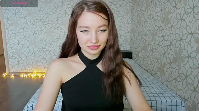 Snapshot of Lissa_Cristal chatting on November 2025 08:17:01 AM Lissa Cristal online show from November 2025 08:17:01 AM