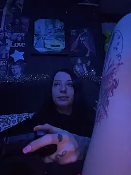 Snapshot of MissMidnightUK chatting on December 2025 12:27:01 AM MissMidnightUK online show from December 2025 12:27:01 AM