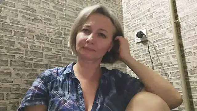 EdithManning online show from January 2025 05:05:01 PM
