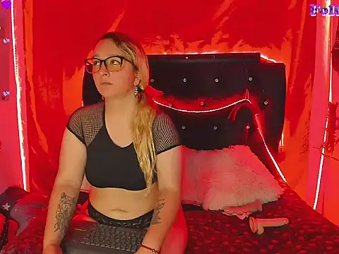 katieeandsharonn online show from November 2025 03:00:01 PM