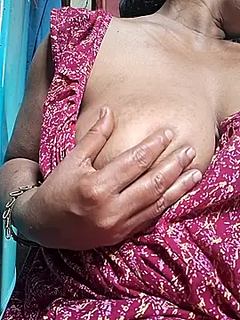 Snapshot of Hot-Anuska chatting on February 2025 06:42:01 AM Hot-Anuska online show from February 2025 06:42:01 AM