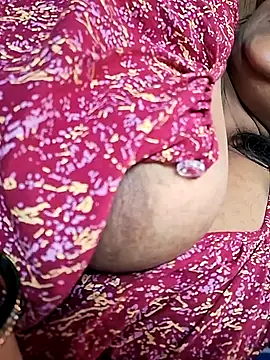 Snapshot of Hot-Anuska chatting on February 2025 09:42:01 AM Hot-Anuska online show from February 2025 09:42:01 AM