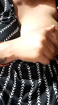 Snapshot of Hot-Anuska chatting on February 2025 12:54:02 PM Hot-Anuska online show from February 2025 12:54:02 PM