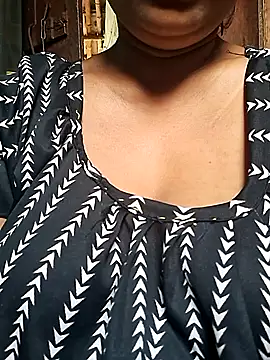 Snapshot of Hot-Anuska chatting on February 2025 04:20:01 AM Hot-Anuska online show from February 2025 04:20:01 AM