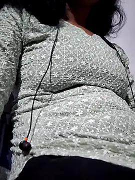 Snapshot of Hot-Anuska chatting on September 2025 10:25:02 AM Hot-Anuska online show from September 2025 10:25:02 AM