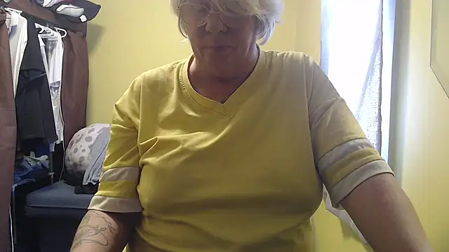 canadiancougar1965 online show from February 2026 04:16:01 PM