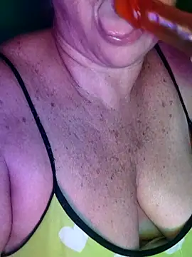 Kasandra Ho online show from November 2025 01:15:01 AM