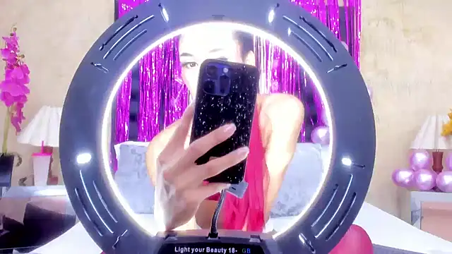 NahomiWhitel online show from January 2026 06:54:02 PM