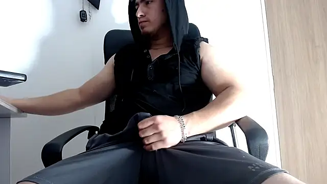 Snapshot of dragon1006 chatting on February 2025 04:46:02 PM dragon1006 online show from February 2025 04:46:02 PM