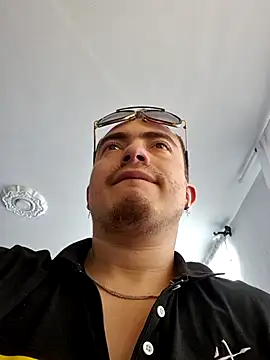 Snapshot of dragon1006 chatting on October 2025 09:04:02 PM dragon1006 online show from October 2025 09:04:02 PM