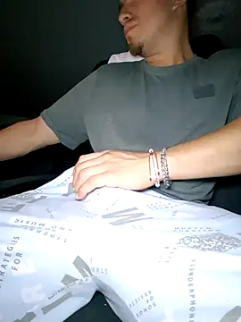 dragon1006 online show from December 2025 05:38:02 AM