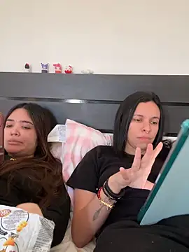 Snapshot of daniniescobarr chatting on February 2026 12:06:02 PM daniniescobarr online show from February 2026 12:06:02 PM