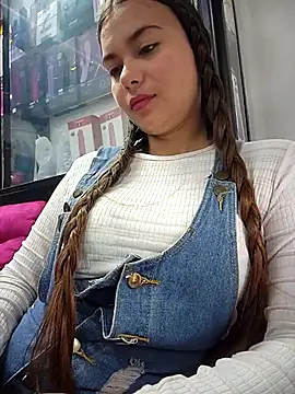 Snapshot of rapunzel069 chatting on December 2025 01:28:02 PM rapunzel069 online show from December 2025 01:28:02 PM