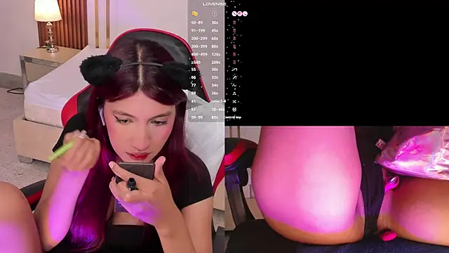 MiaVoss online show from November 2025 10:09:02 PM