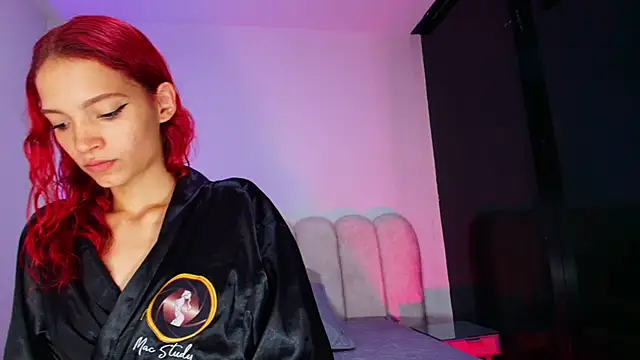 mia stanfort online show from November 2025 07:13:01 PM