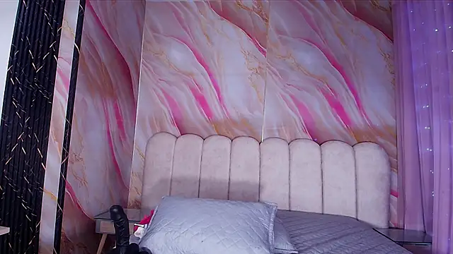 mia stanfort online show from April 2026 07:19:02 PM