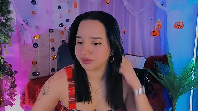 Snapshot of emilyrouxe chatting on October 2025 04:02:02 PM emilyrouxe online show from October 2025 04:02:02 PM