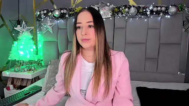 Snapshot of AliceSteel12 chatting on November 2025 10:23:01 PM AliceSteel12 online show from November 2025 10:23:01 PM