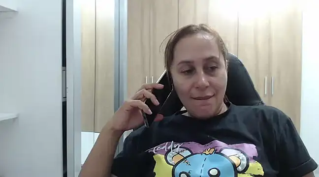 Snapshot of RoxanaLove9 chatting on January 2025 04:28:02 AM RoxanaLove9 online show from January 2025 04:28:02 AM