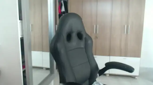 Snapshot of RoxanaLove9 chatting on February 2025 10:37:02 PM RoxanaLove9 online show from February 2025 10:37:02 PM