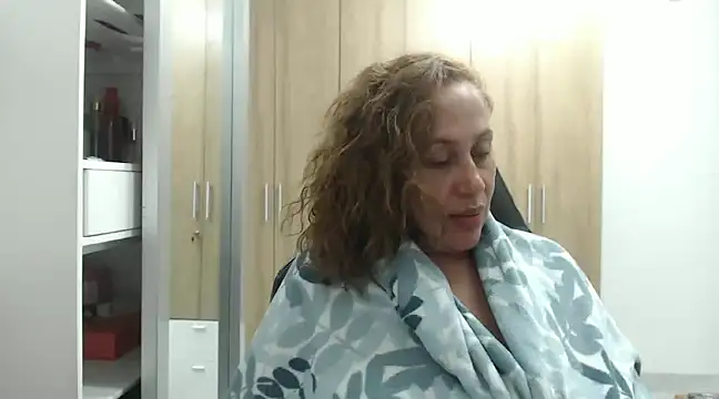 Snapshot of RoxanaLove9 chatting on March 2025 03:29:02 AM RoxanaLove9 online show from March 2025 03:29:02 AM