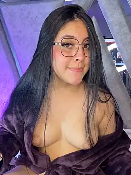 Annie9  online show from November 2025 10:56:02 AM