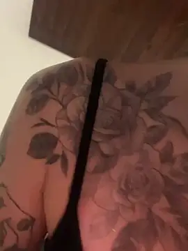 hotskinny1 online show from March 2025 12:40:02 AM