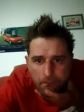 Snapshot of heroes223e chatting on June 2026 01:56:01 AM heroes223e online show from June 2026 01:56:01 AM