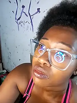 Snapshot of Daniela518 chatting on February 2025 04:46:01 PM Daniela518 online show from February 2025 04:46:01 PM