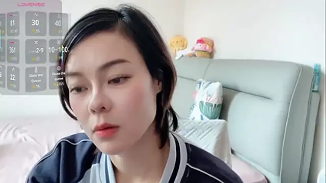 Snapshot of Linda-LL chatting on May 2026 04:40:01 AM Linda-LL online show from May 2026 04:40:01 AM
