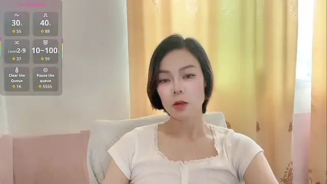 Snapshot of Linda-LL chatting on May 2026 05:25:02 AM Linda-LL online show from May 2026 05:25:02 AM