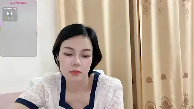Snapshot of Linda-LL chatting on June 2026 01:06:02 PM Linda-LL online show from June 2026 01:06:02 PM