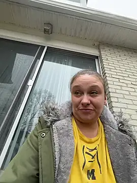 Snapshot of IvanaPlenty chatting on March 2026 05:19:02 PM IvanaPlenty online show from March 2026 05:19:02 PM